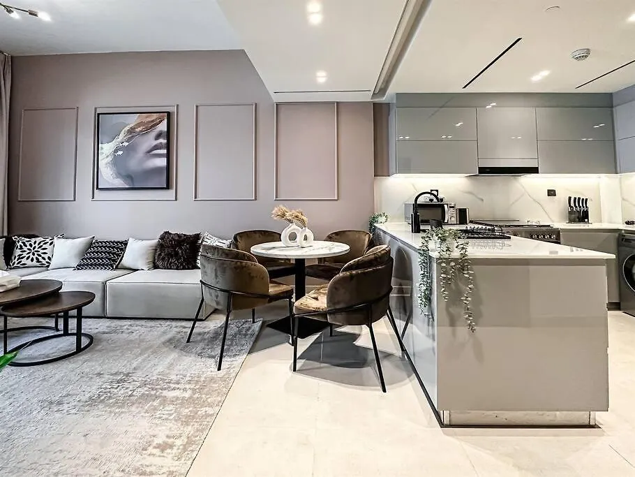 Trophy Amazing Burj Khalifa Views From This Stylish Condo Dubai 0*,